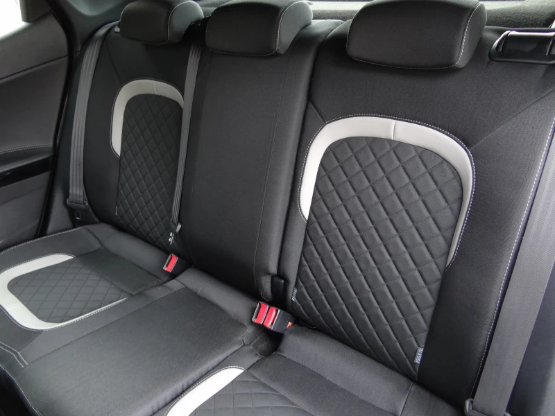 Kia Ceed 1.6crdi-GT Line /Navi/Led/Camera/Keyless/Euro-6B/, снимка 14 - Автомобили и джипове - 50230358