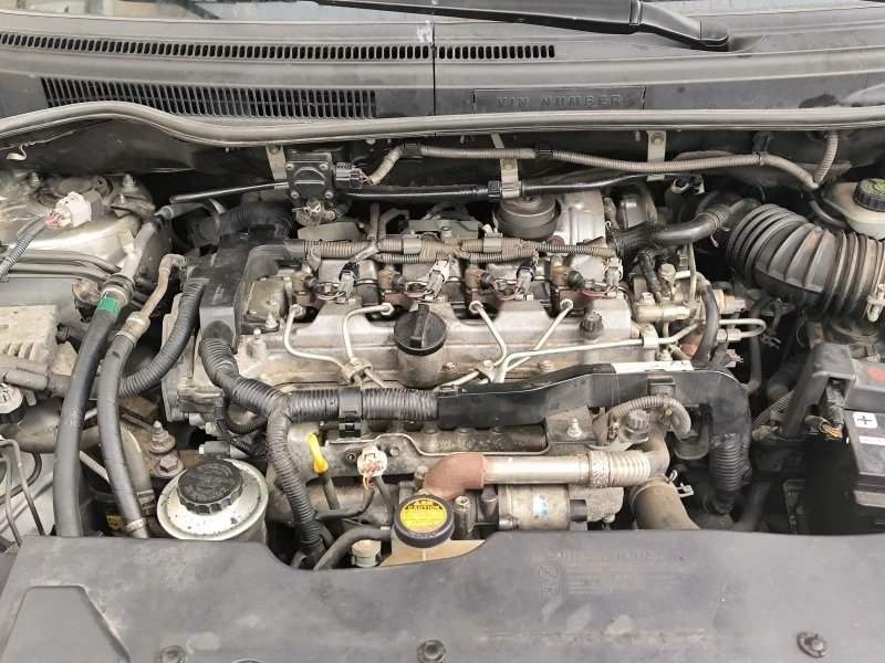 Toyota Corolla verso 2.2 DCAT, снимка 13 - Автомобили и джипове - 53233086