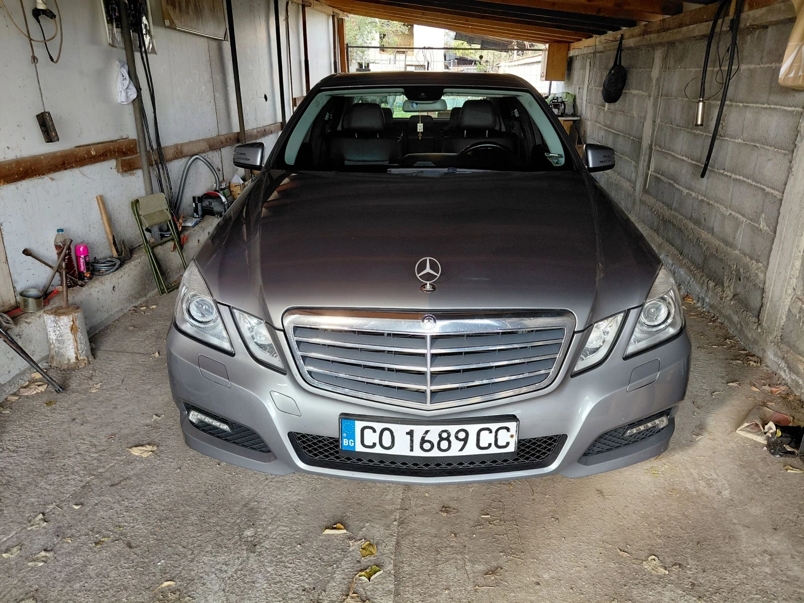 Mercedes-Benz E 200, снимка 1