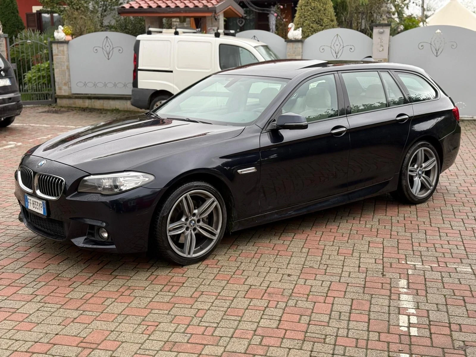 BMW 530 M-PACK XDRIVE PANORAMA - изображение 2