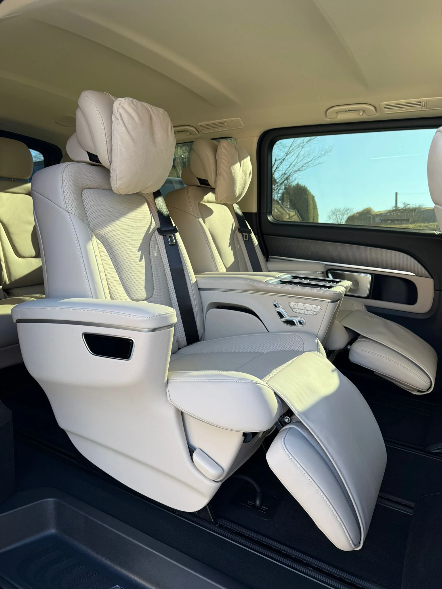 Mercedes-Benz V 300 Long* Face* 4M* Avantgarde* Airmatic* Luxury Seats - изображение 10