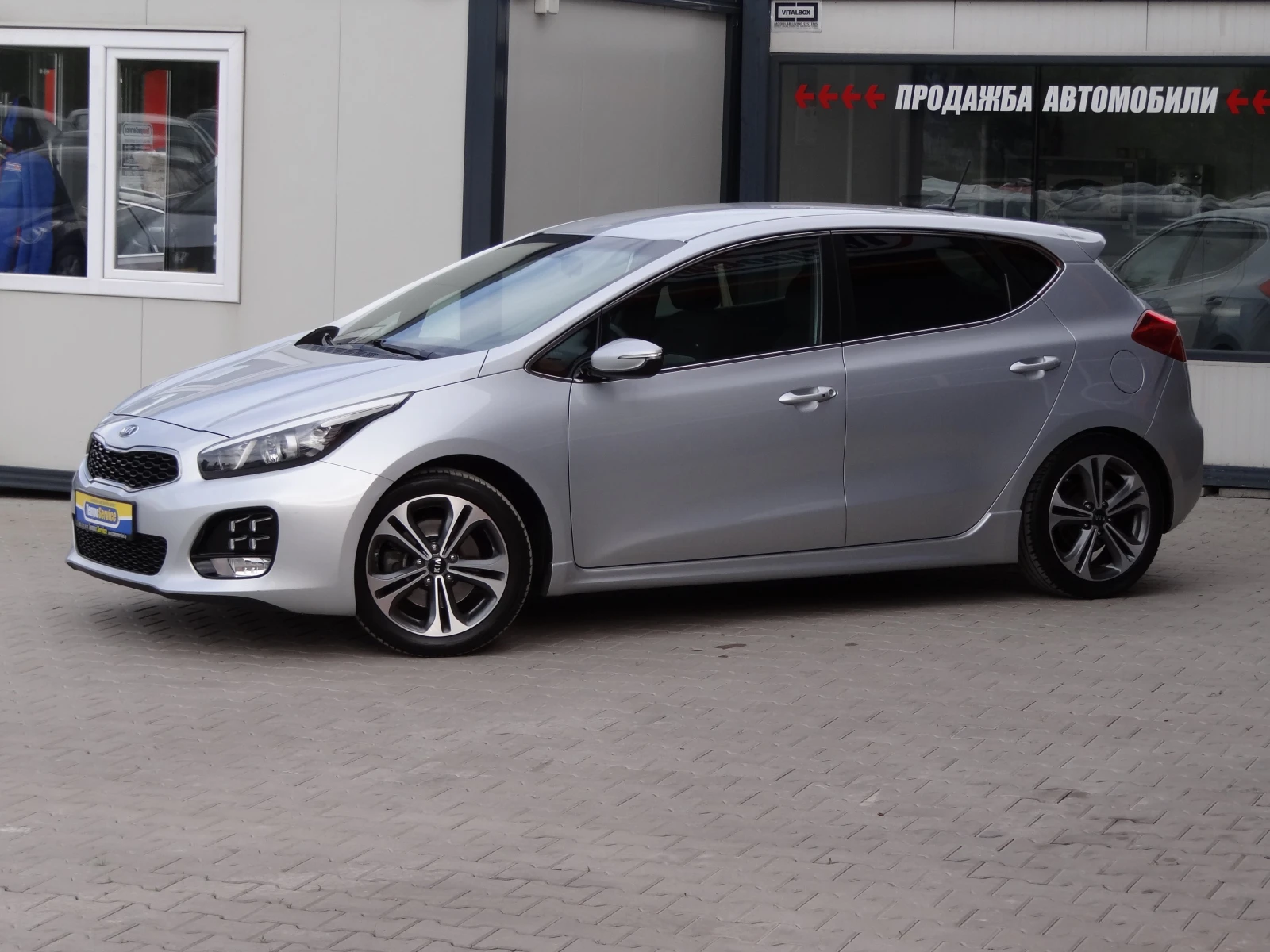 Kia Ceed 1.6crdi-GT Line /NAVI/LED/CAMERA/KEYLESS/Euro-6B/ - изображение 2