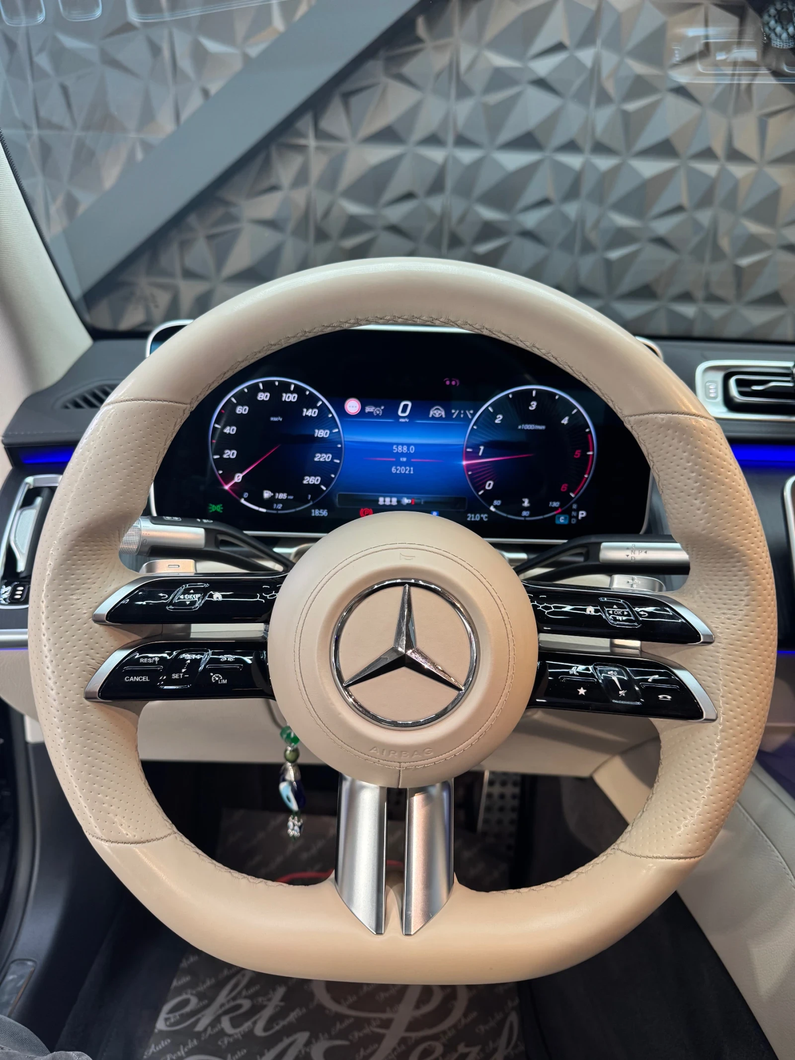 Mercedes-Benz S 400 d 4 MATIC * FULL Екстри* BURMESTER* Панорама* AMG* - изображение 9
