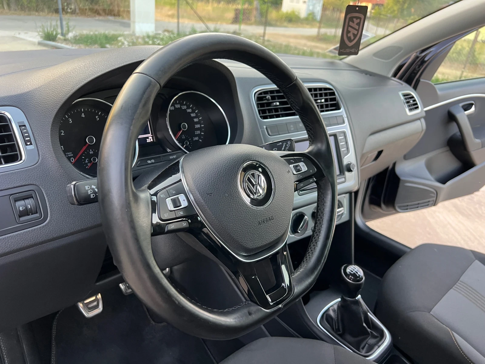 VW Polo 1.2TSI* FACE* EURO6 - изображение 9