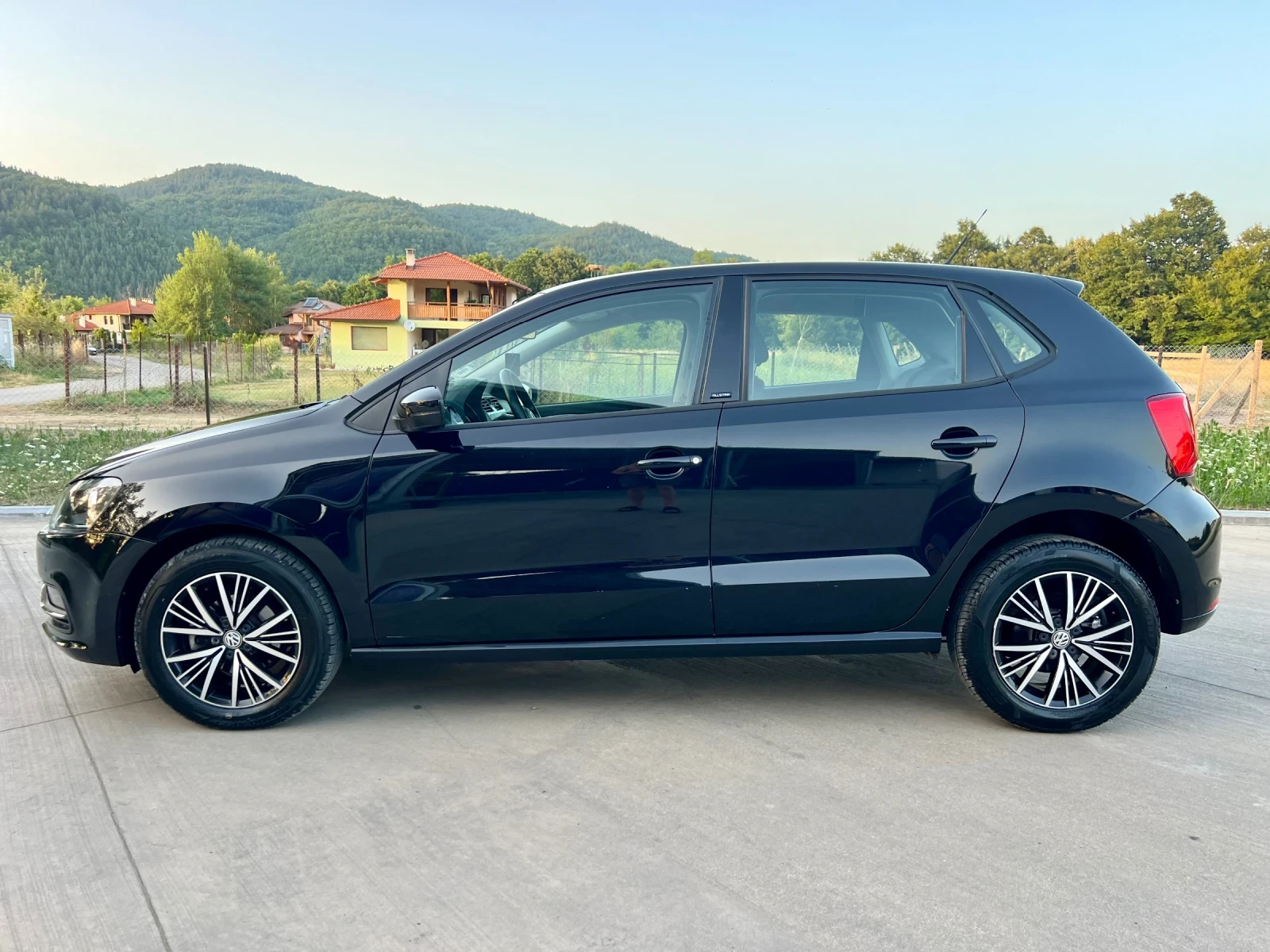 VW Polo 1.2TSI* FACE* EURO6 - изображение 5
