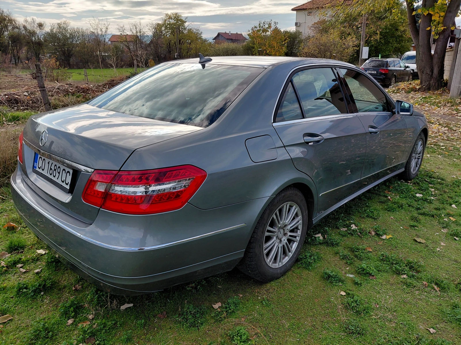 Mercedes-Benz E 200  - изображение 8