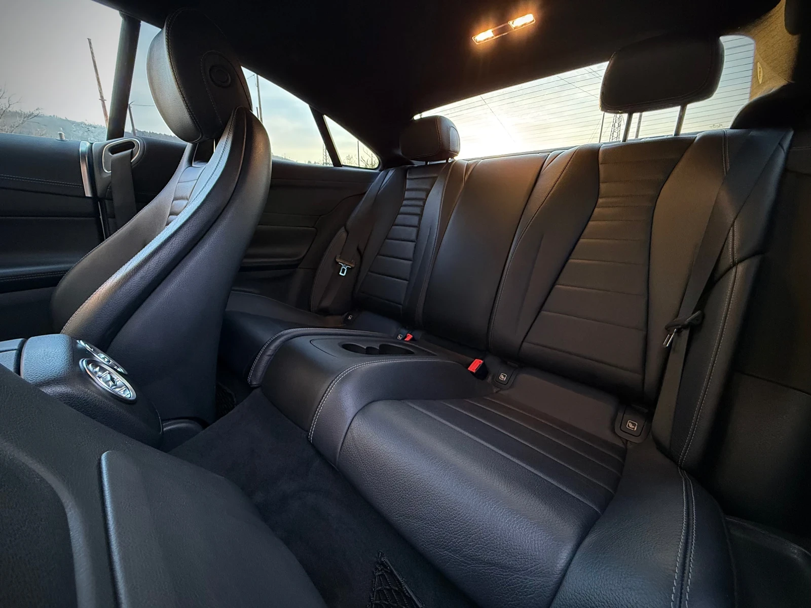 Mercedes-Benz E 220 * 4Matic* AMG* LED* DIGITAL* HEADUP*  - изображение 10