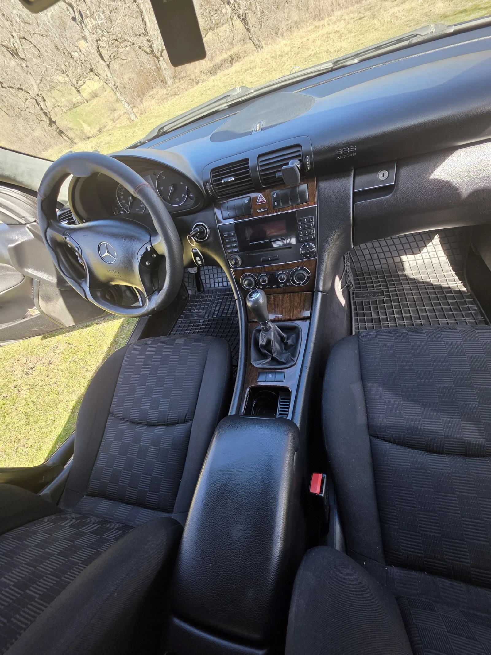 Mercedes-Benz C 220 2.2 Facelift, снимка 3 - Автомобили и джипове - 53798387