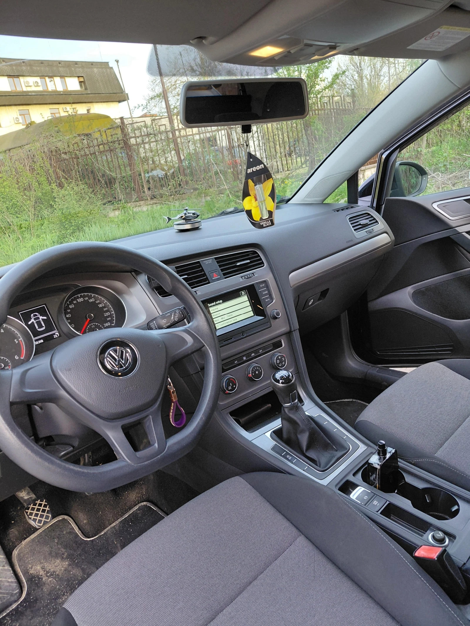 VW Golf 1.6tdi, снимка 6 - Автомобили и джипове - 54320058