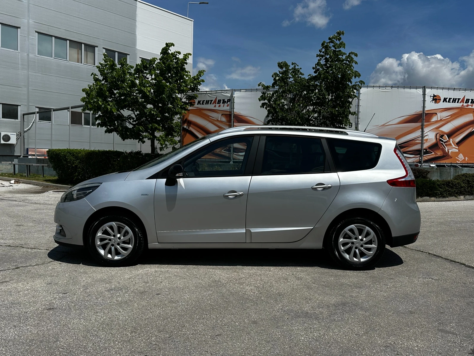 Renault Scenic 1.5DCI-АВТОМАТИК-7 МЕСТА/ГАРАНЦИЯ, снимка 2 - Автомобили и джипове - 54621989