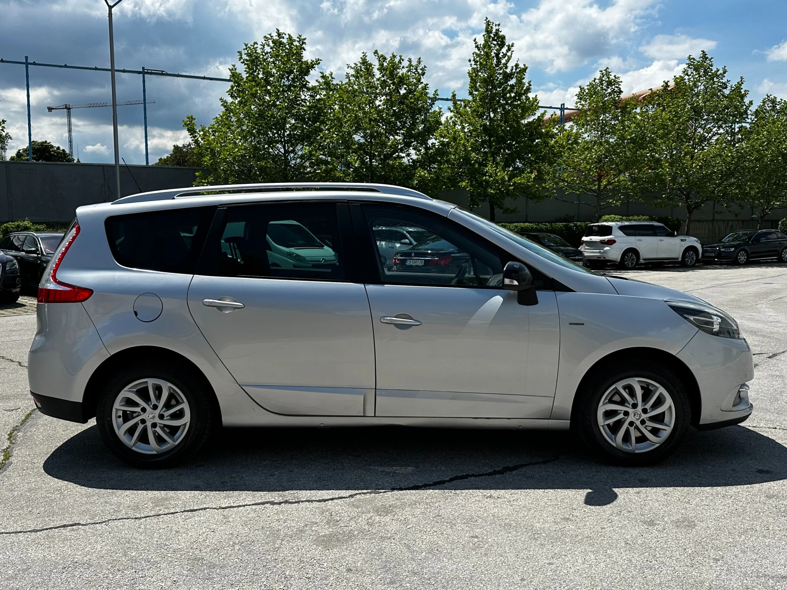 Renault Scenic 1.5DCI-АВТОМАТИК-7 МЕСТА/ГАРАНЦИЯ, снимка 5 - Автомобили и джипове - 54621989
