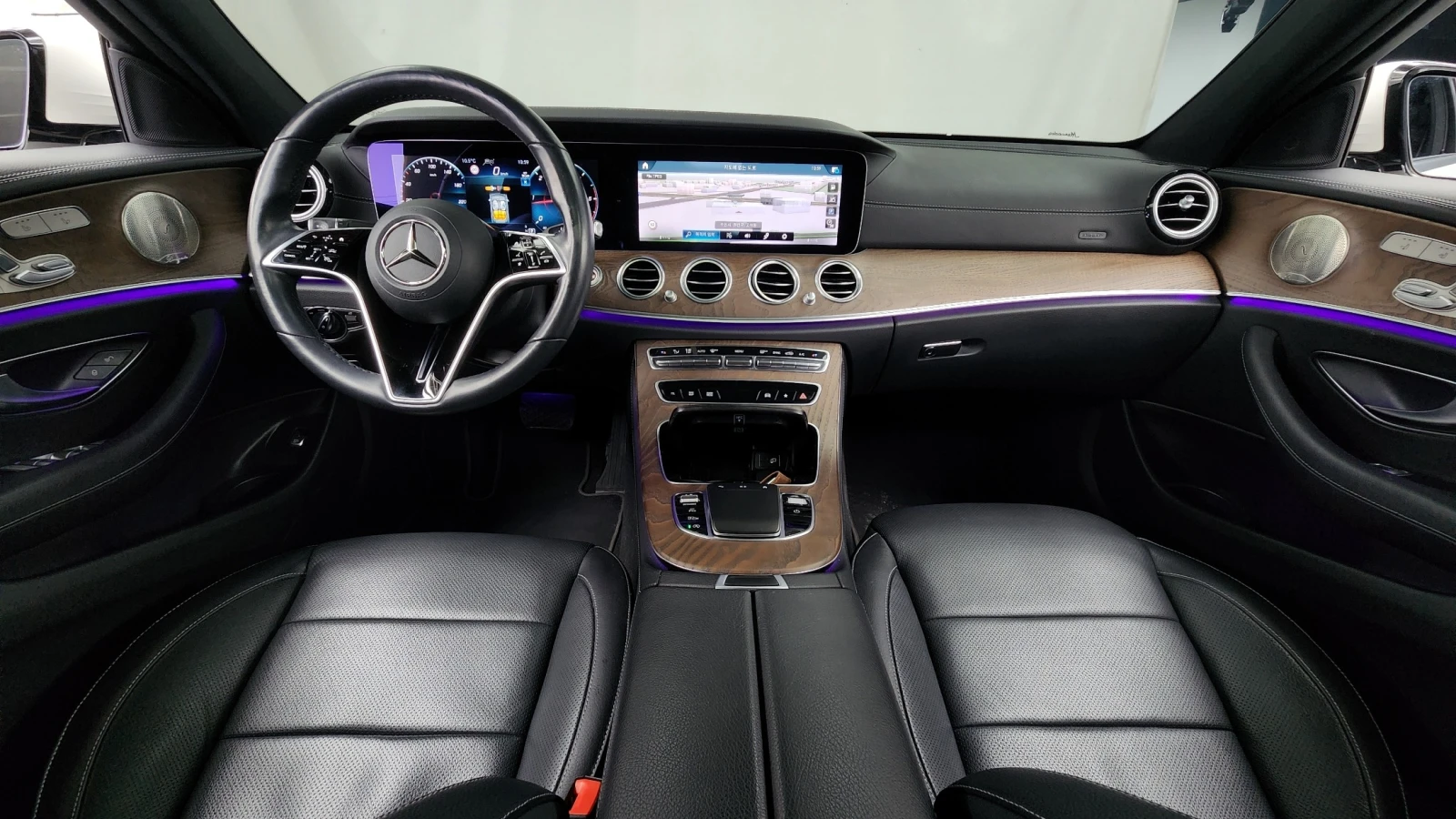 Mercedes-Benz E 220 E220d 4MATIC Exclusive | 360 CAM | HUD | DISTRONIC, снимка 7 - Автомобили и джипове - 54718753