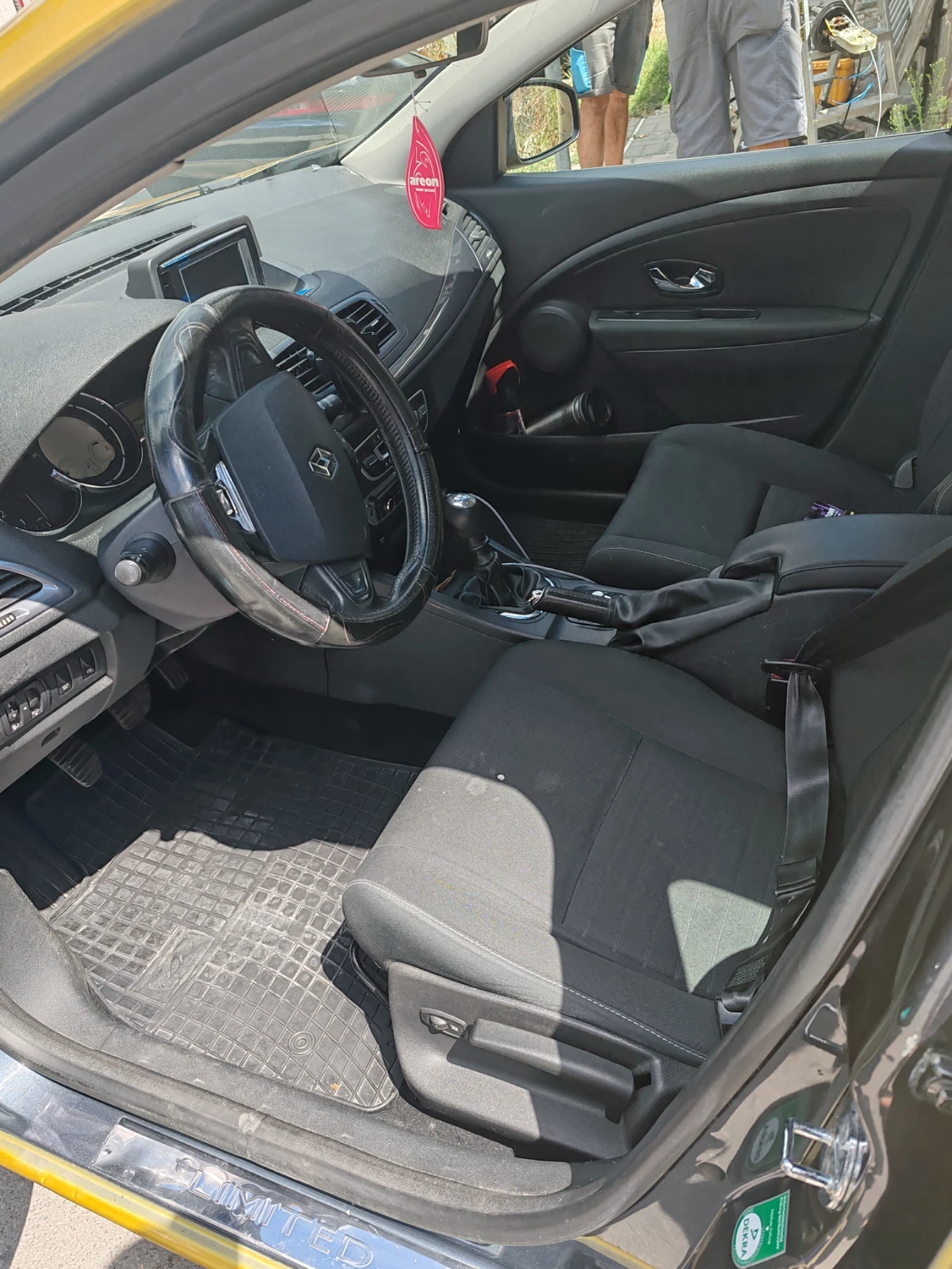 Renault Megane Limited, снимка 4 - Автомобили и джипове - 55662525