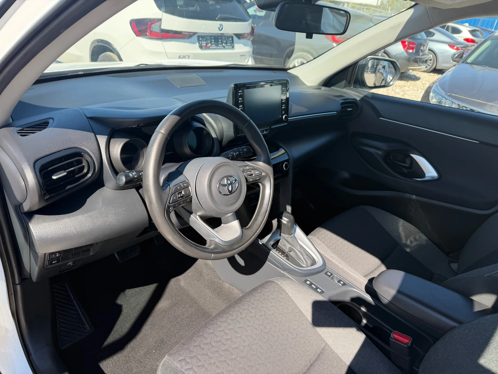 Toyota Yaris Cross 1.5 HYBRID, снимка 10 - Автомобили и джипове - 56335938