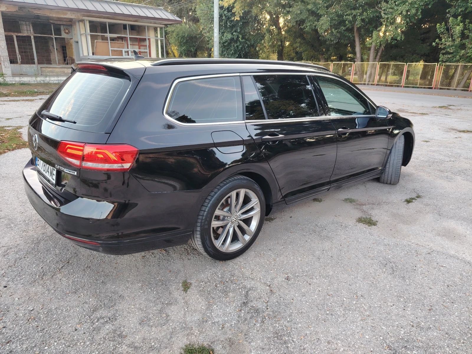 VW Passat 2.0 TDI, снимка 4 - Автомобили и джипове - 56665811