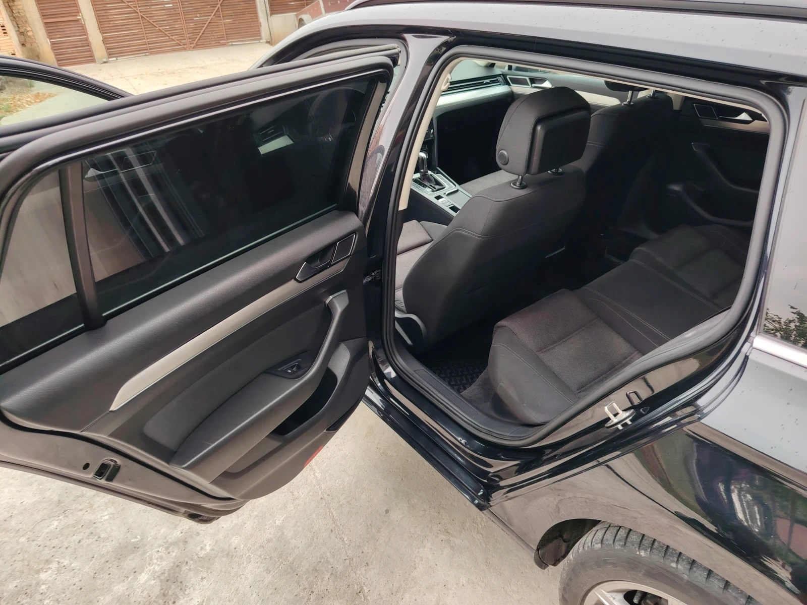 VW Passat 2.0 TDI, снимка 9 - Автомобили и джипове - 56665811