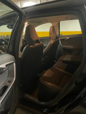 Volvo XC60 2.4d Автоматик 4x4 Кожа 205кс Сервизна Книжка!!!, снимка 8