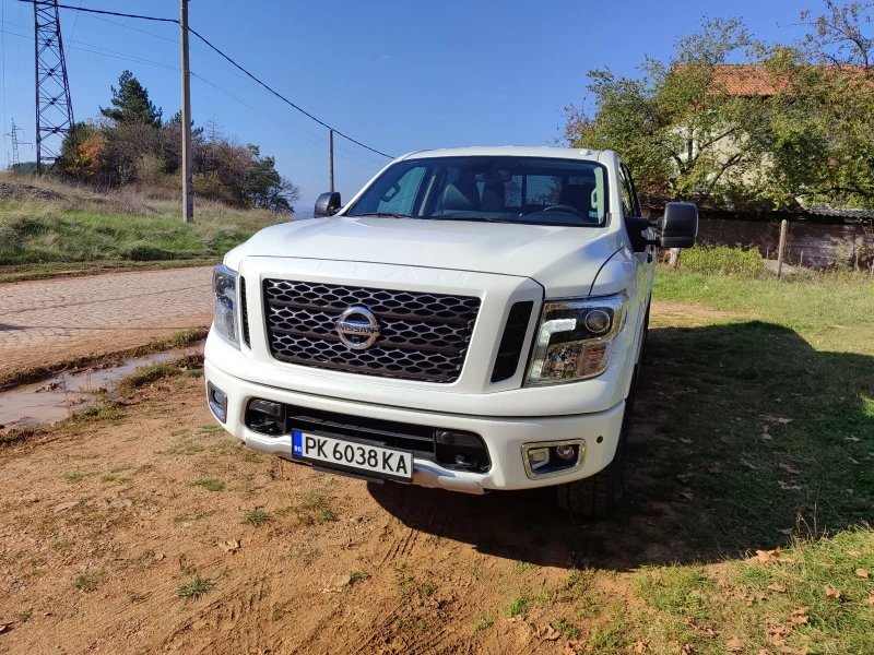 Nissan Titan crew cab Pro4X, снимка 2 - Автомобили и джипове - 48006559