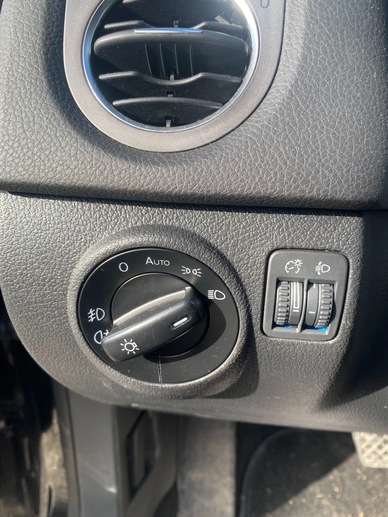 VW Tiguan, снимка 11 - Автомобили и джипове - 52483996