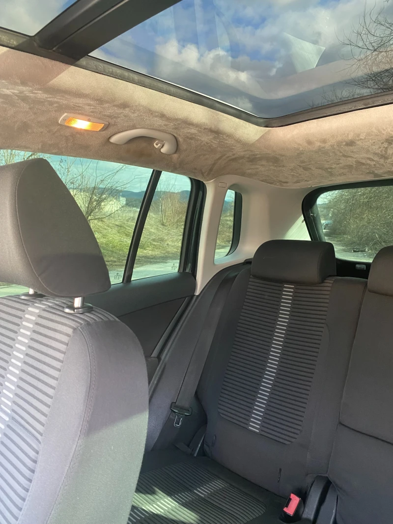 VW Tiguan, снимка 8 - Автомобили и джипове - 52483996