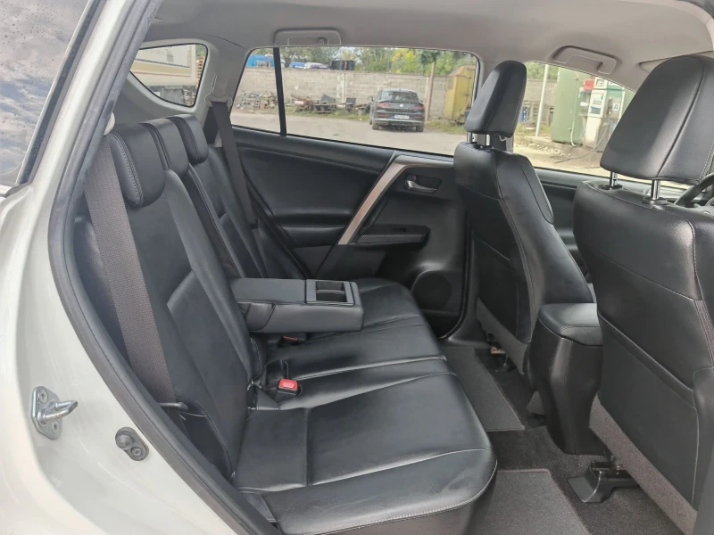 Toyota Rav4 2.2D, KEYLESS GO, АВТОМАТ, НАВИ, КАМЕРА, КОЖА, , снимка 15 - Автомобили и джипове - 52052340