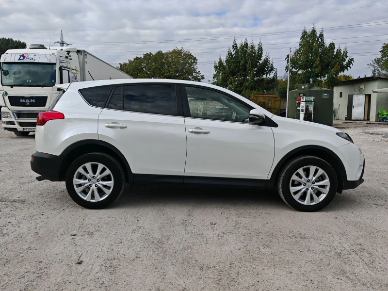 Toyota Rav4 2.2D, KEYLESS GO, АВТОМАТ, НАВИ, КАМЕРА, КОЖА, , снимка 8 - Автомобили и джипове - 52052340
