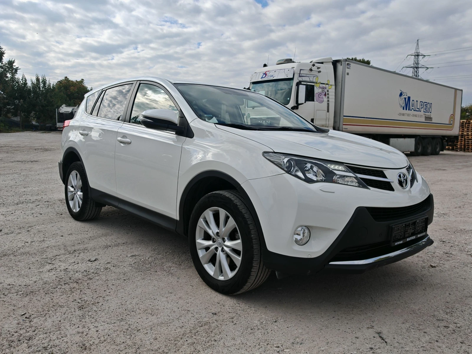 Toyota Rav4 2.2D-CAT, KEYLESS GO, АВТОМАТ, НАВИ, КАМЕРА, КОЖА, | Mobile.bg — изображение 1