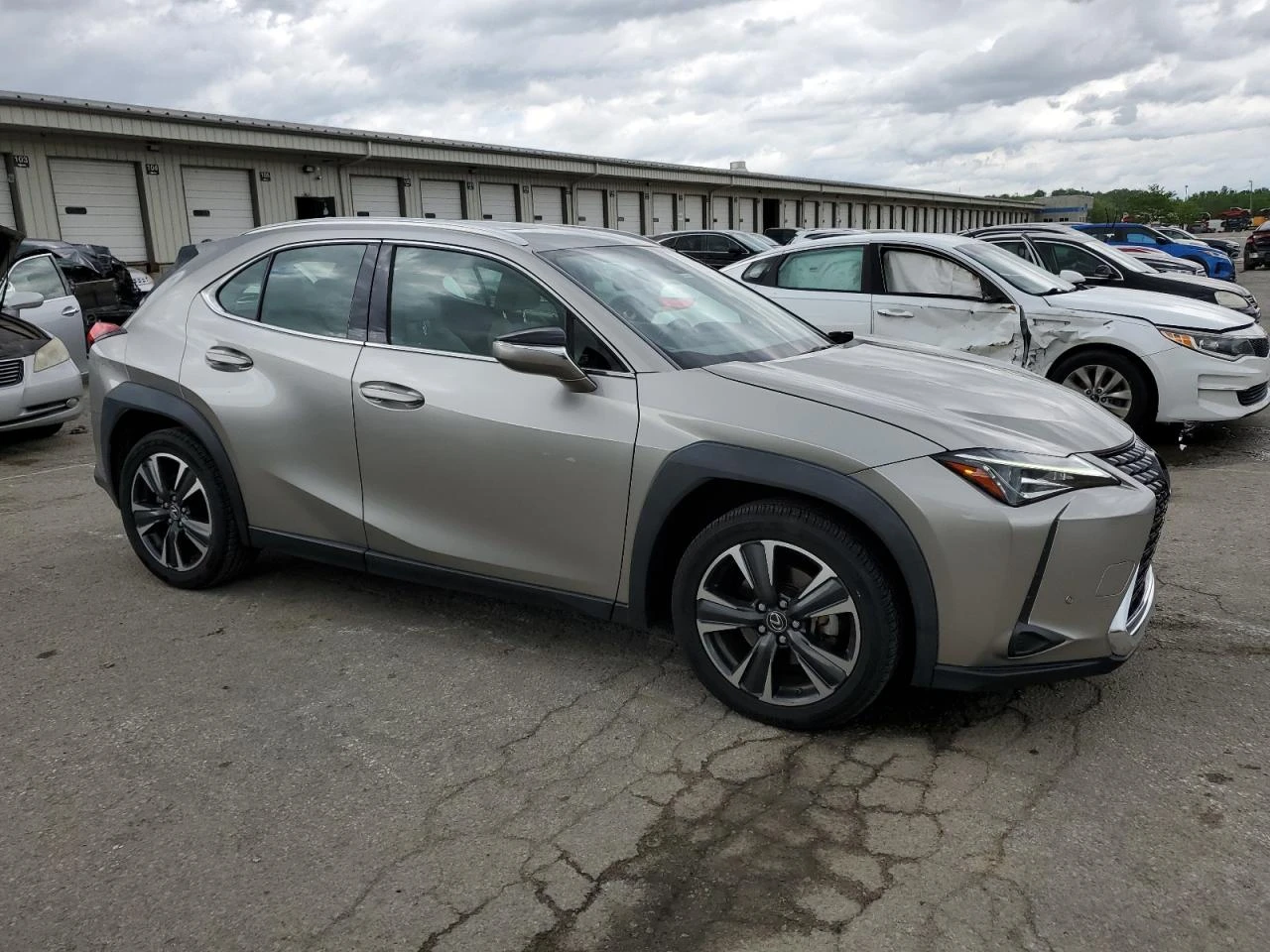 Lexus UX 200  - изображение 5
