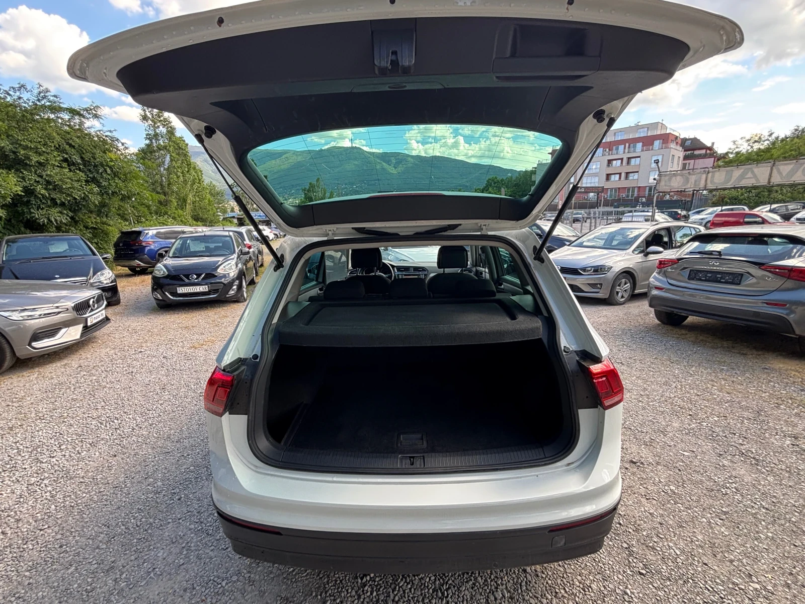 VW Tiguan 2.0TDI DSG, снимка 7 - Автомобили и джипове - 53359012