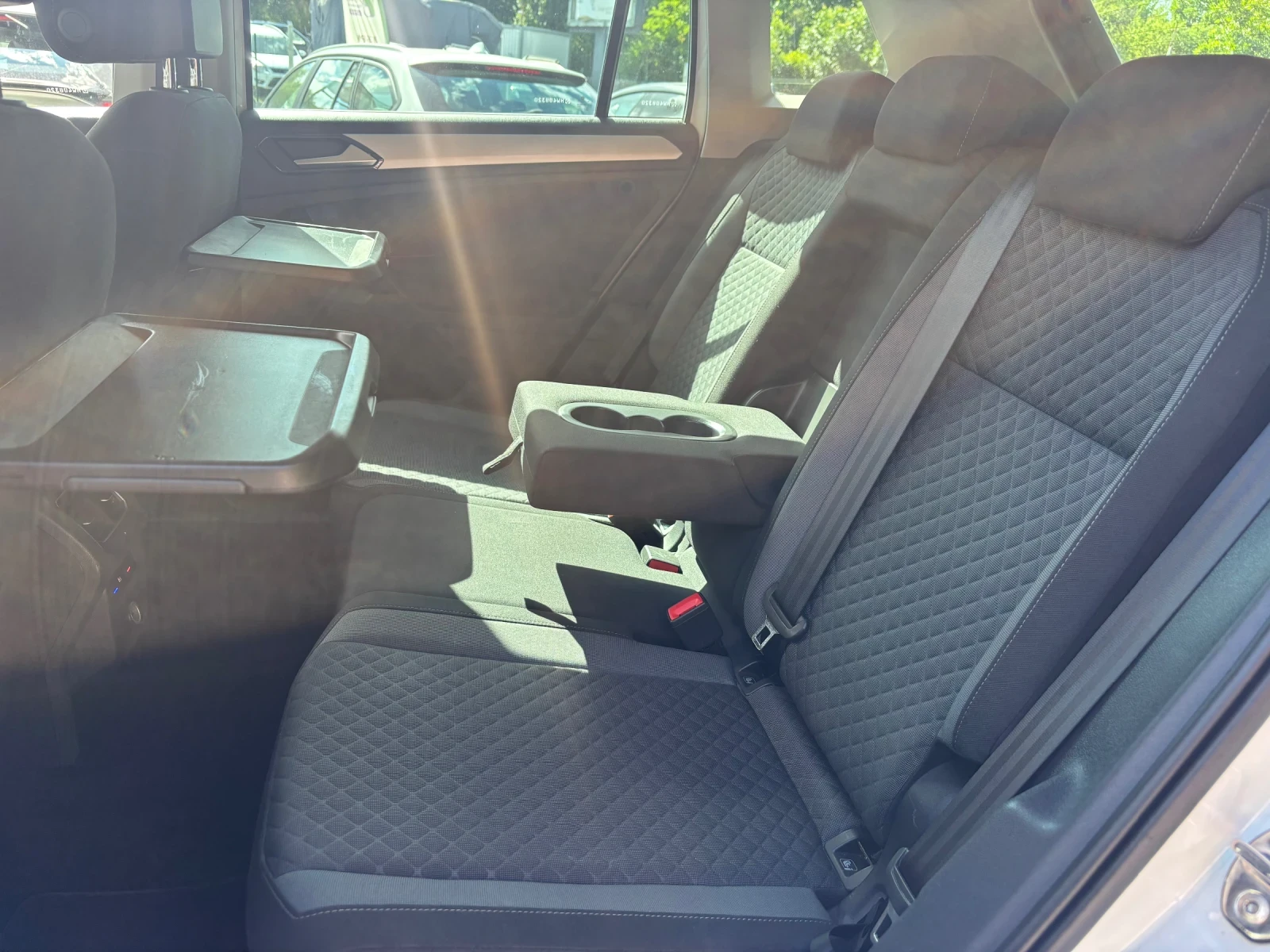 VW Tiguan 2.0TDI DSG, снимка 9 - Автомобили и джипове - 53359012