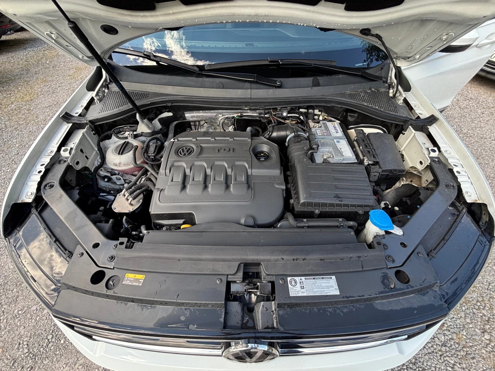 VW Tiguan 2.0TDI DSG, снимка 16 - Автомобили и джипове - 53359012