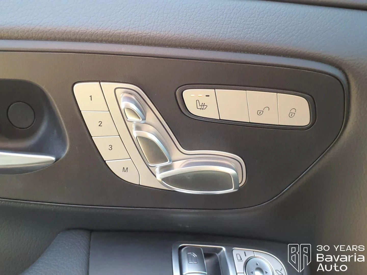 Mercedes-Benz EQV 300 long, снимка 15 - Автомобили и джипове - 54458708