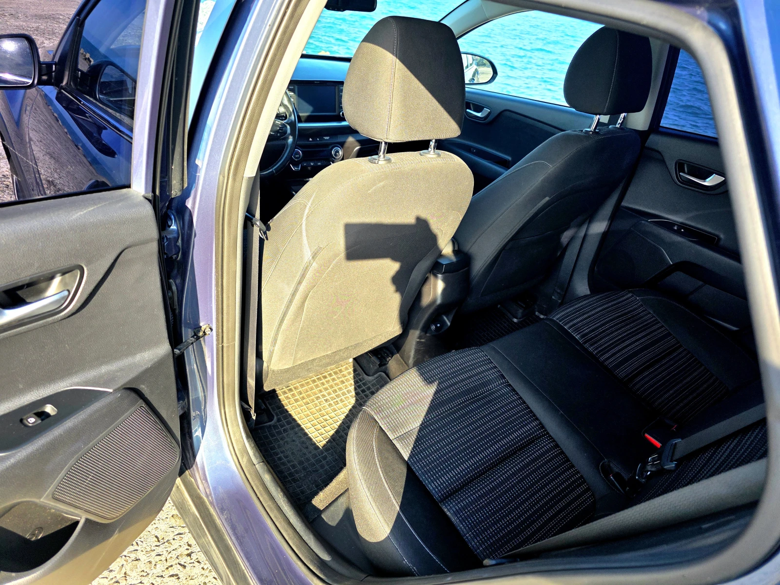 Kia Stonic с Газов инжекцион и допълнителни аксесоари, снимка 11 - Автомобили и джипове - 54833213