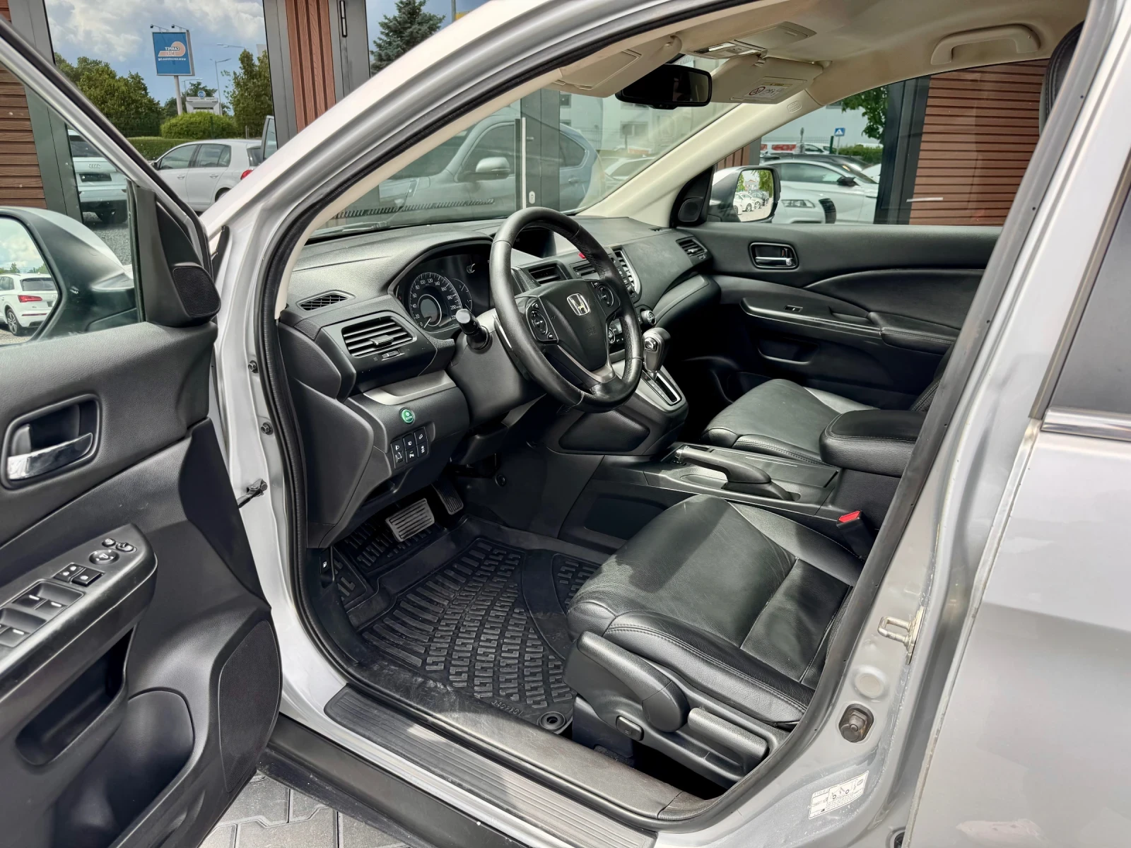 Honda Cr-v 4X4* Навигация* Кожен салон* Лизинг, снимка 7 - Автомобили и джипове - 54971297