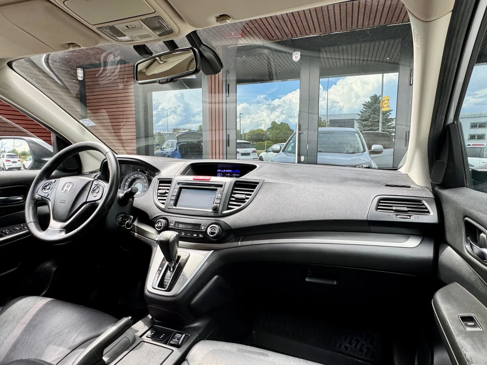 Honda Cr-v 4X4* Навигация* Кожен салон* Лизинг, снимка 11 - Автомобили и джипове - 54971297