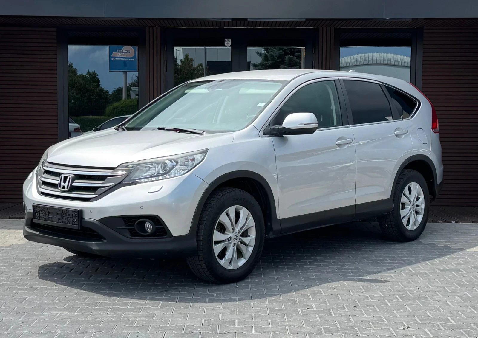 Honda Cr-v 4X4* Навигация* Кожен салон* Лизинг, снимка 3 - Автомобили и джипове - 54971297