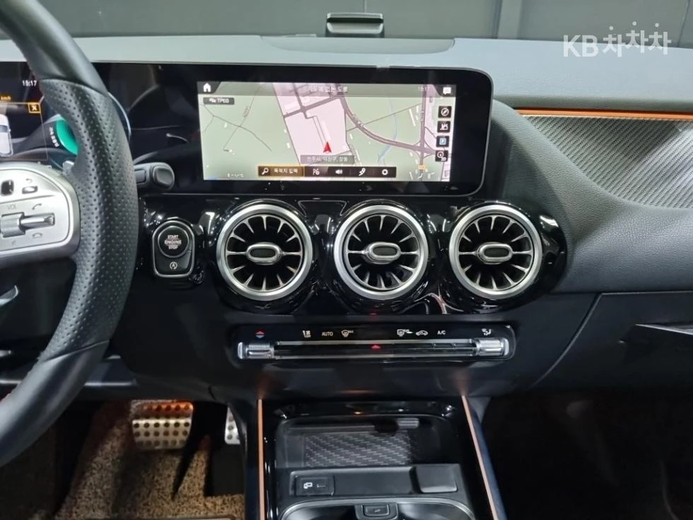 Mercedes-Benz GLA 4MATIC , снимка 10 - Автомобили и джипове - 55826805