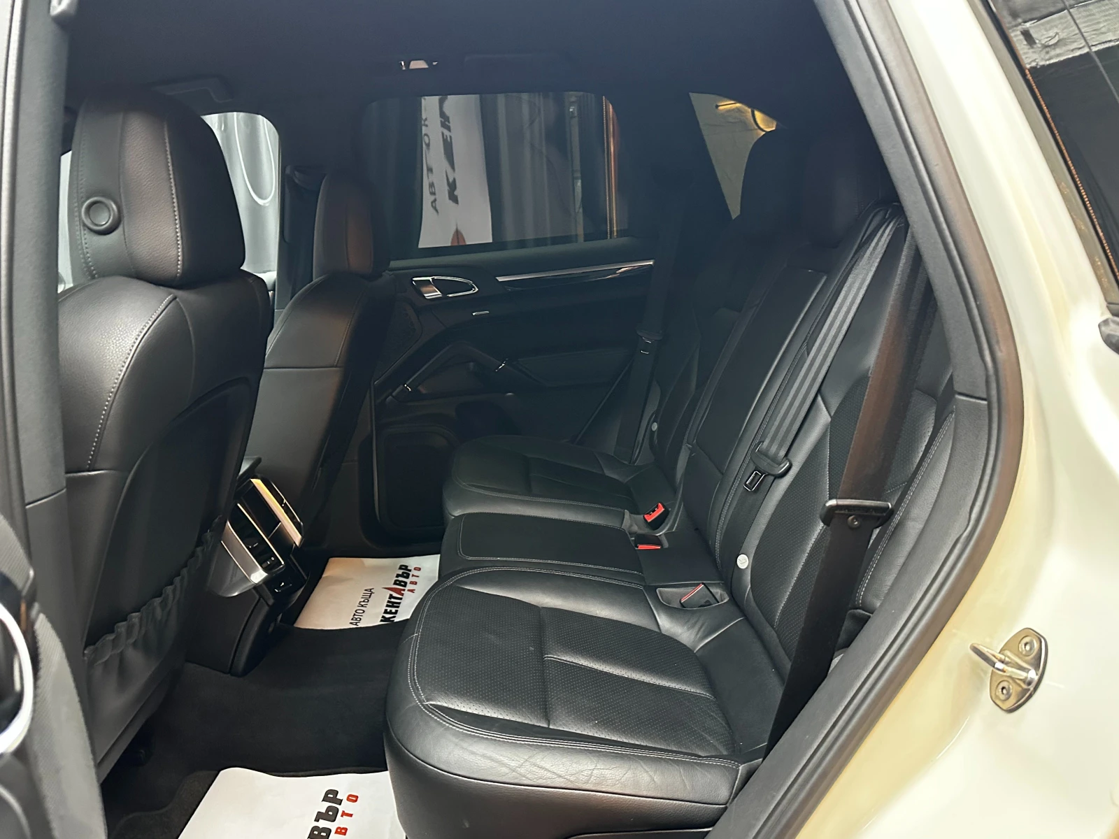 Porsche Cayenne 3.0d 239 к.с. , снимка 8 - Автомобили и джипове - 56566430