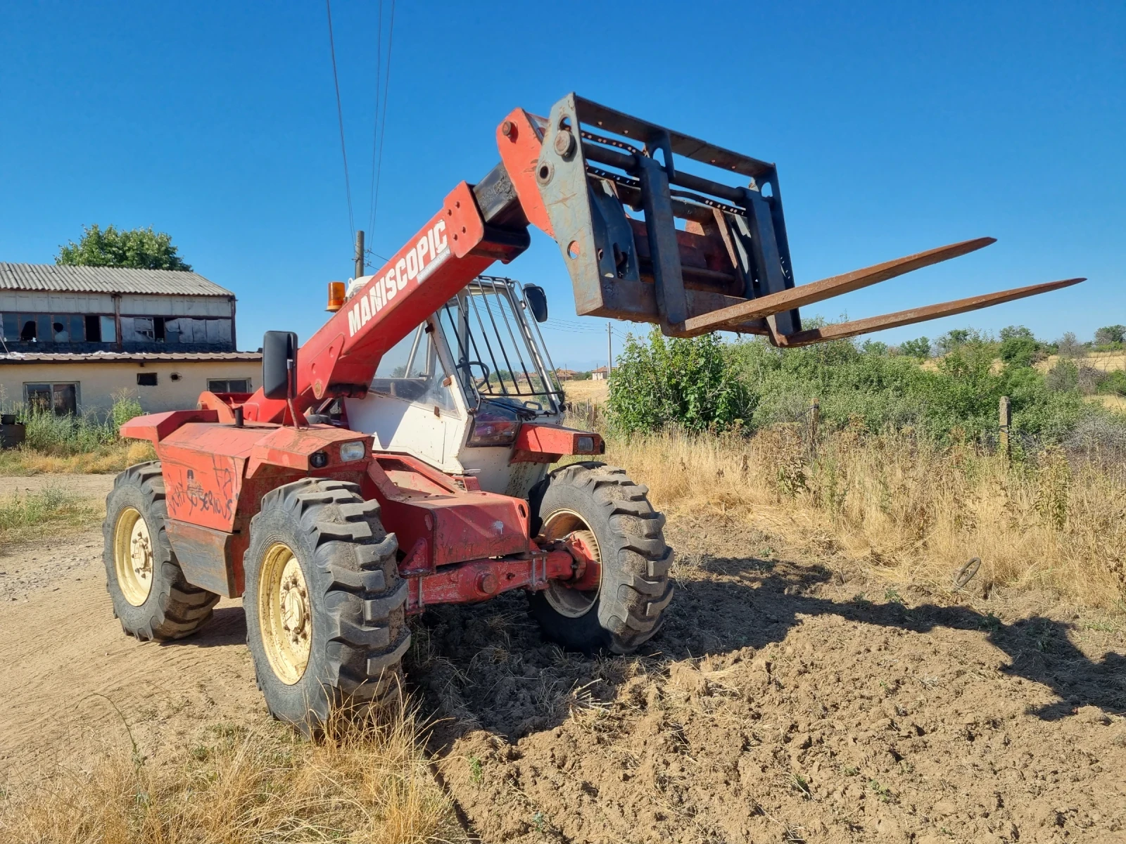 Телескопичен товарач Manitou  - изображение 3