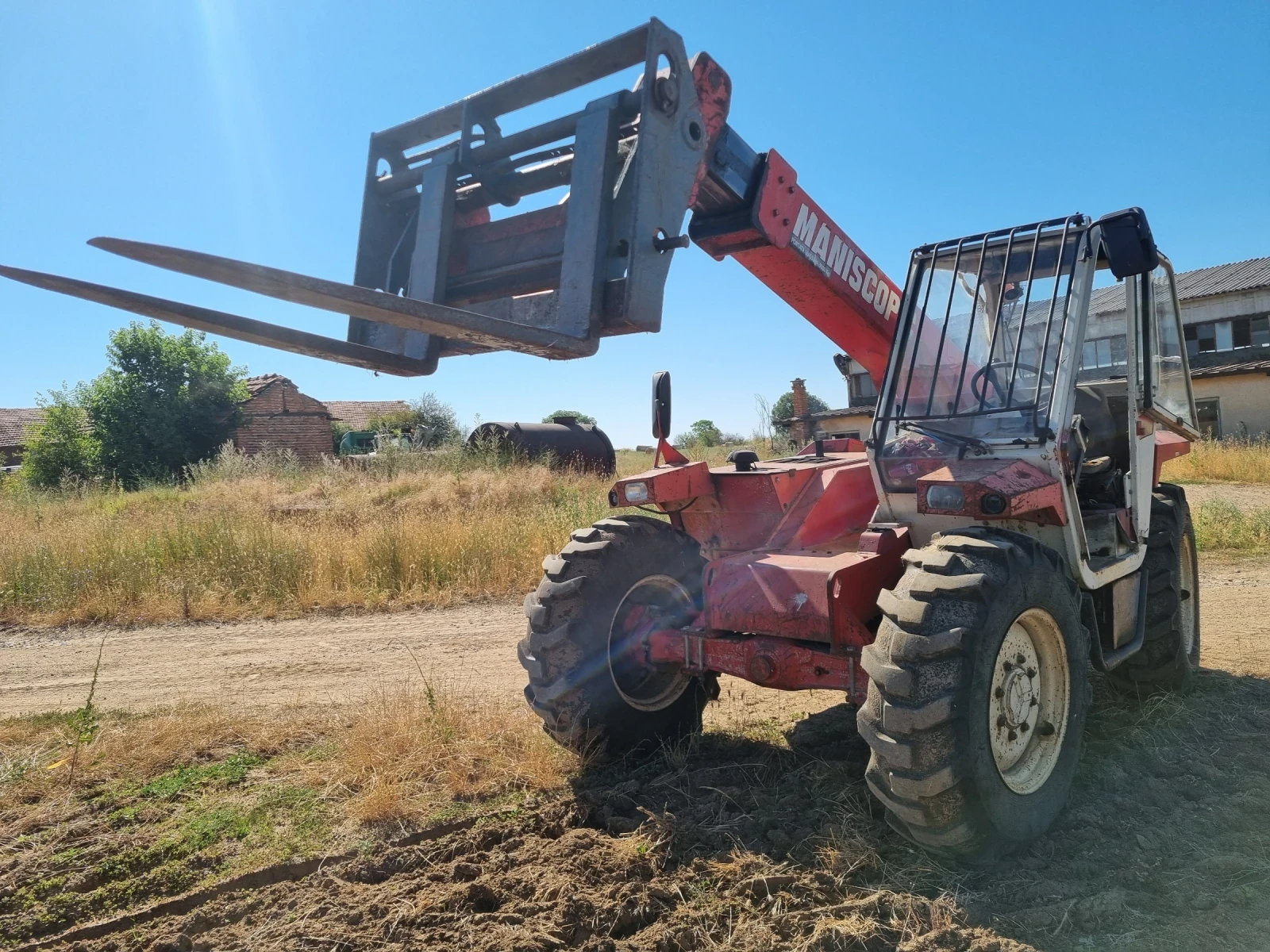 Телескопичен товарач Manitou  - изображение 4