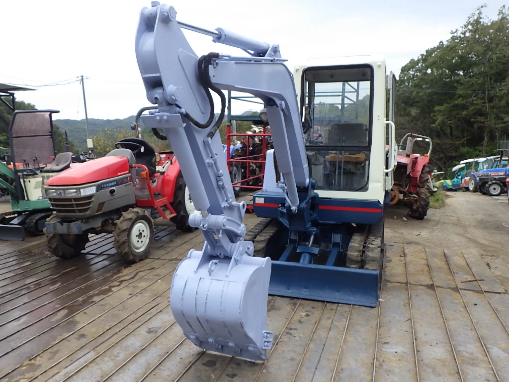 Багер Kubota KX-027 - изображение 3