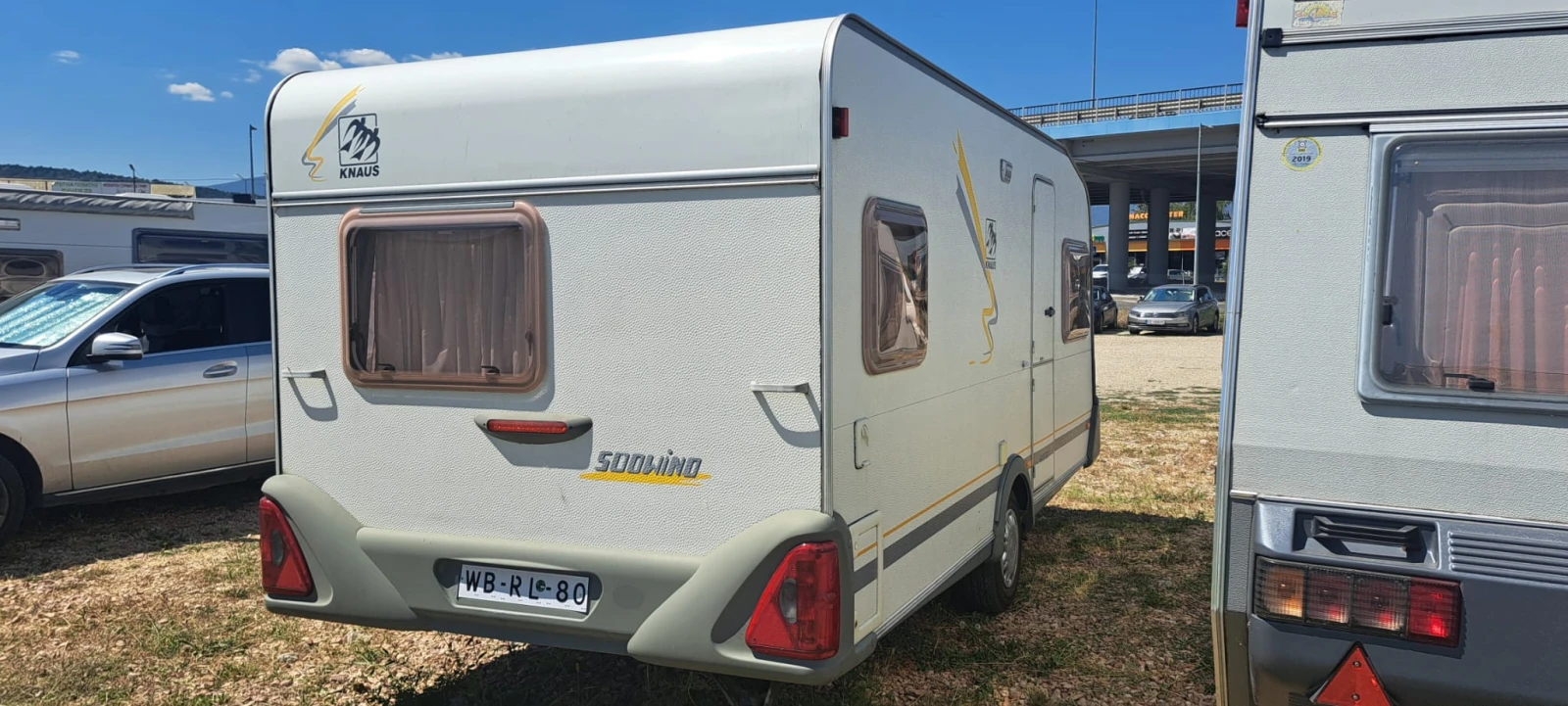 Каравана Knaus 460, снимка 4 - Каравани и кемпери - 55695726