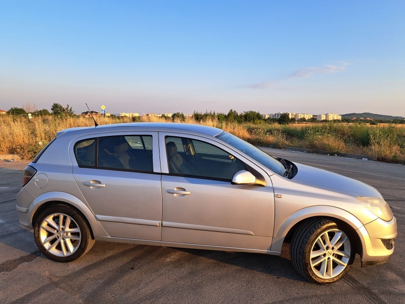 Opel Astra, снимка 4 - Автомобили и джипове - 46285249
