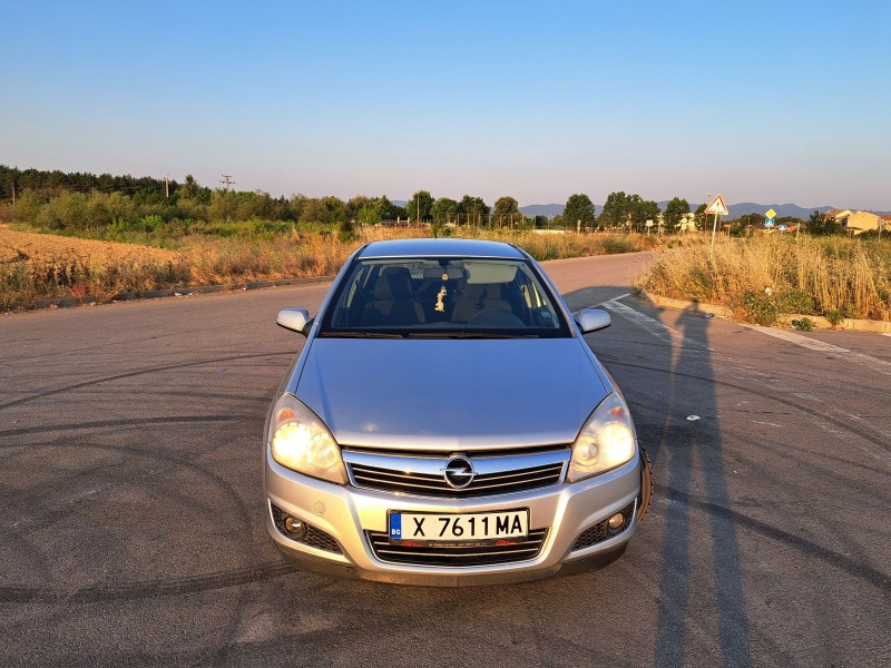 Opel Astra, снимка 2 - Автомобили и джипове - 46285249
