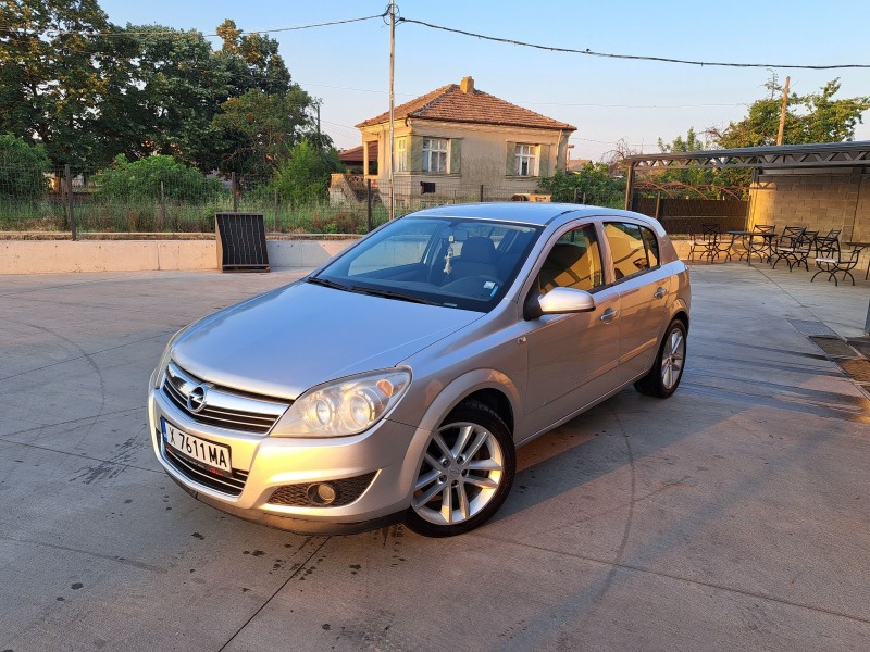 Opel Astra, снимка 1 - Автомобили и джипове - 46285249