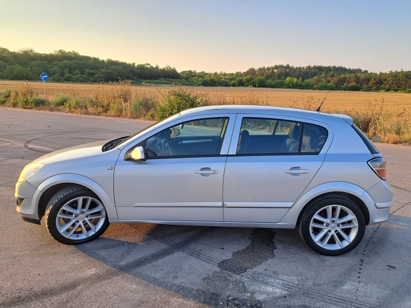 Opel Astra, снимка 6 - Автомобили и джипове - 46285249
