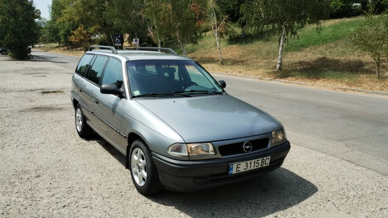 Opel Astra 1.6 16v, снимка 1 - Автомобили и джипове - 47012728