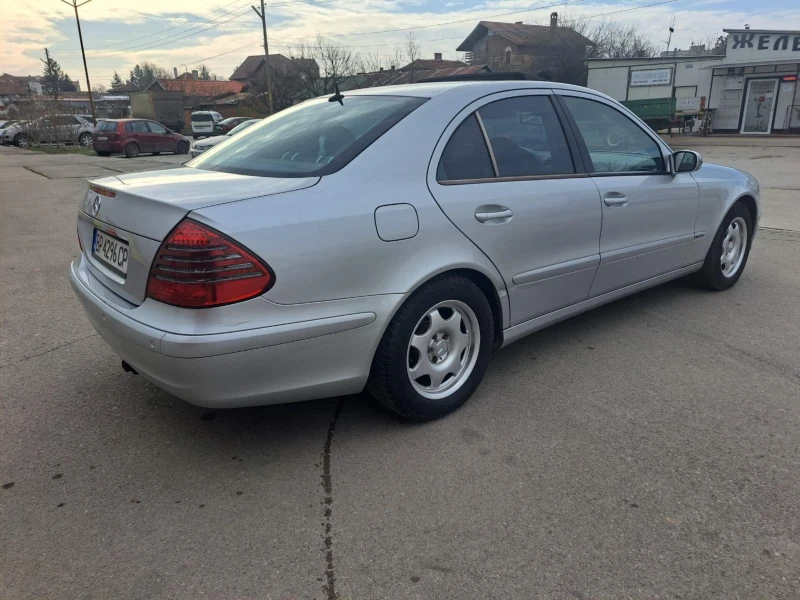 Mercedes-Benz E 240 2.4i , снимка 3 - Автомобили и джипове - 48774653