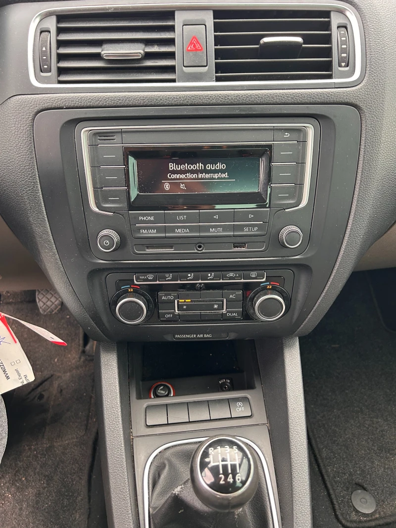 VW Jetta 1.2TSI NAVI EURO 5, снимка 12 - Автомобили и джипове - 52365295