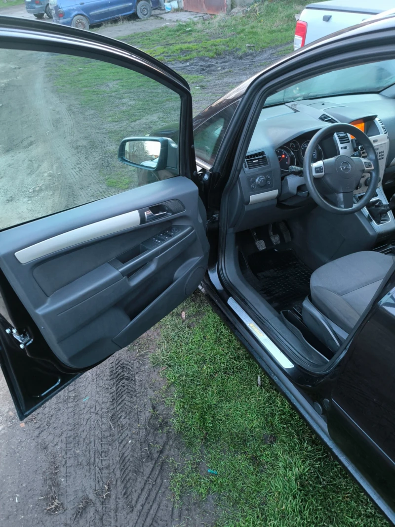 Opel Zafira Миниван, снимка 11 - Автомобили и джипове - 52851121